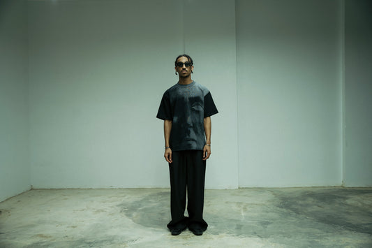 Don't Look Away Oversized T-Shirt - Black